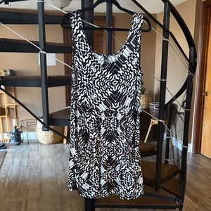 a.n.a black and white dress with pockets